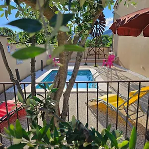 Le Rubiz Apartment